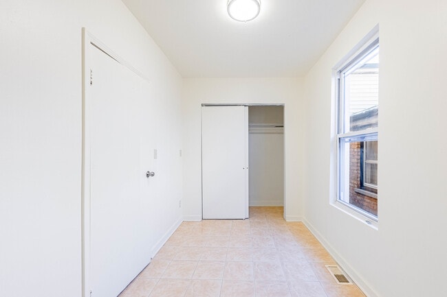 Building Photo - 3748 S Parnell Ave