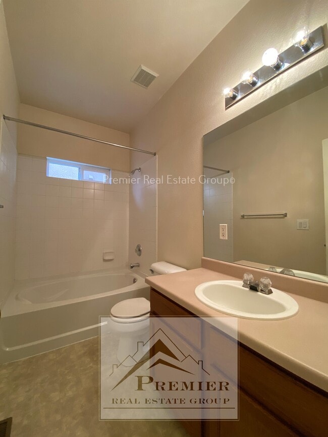 Building Photo - 9385 Trailside View
