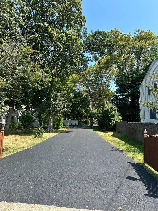 Building Photo - 80 Cedarhurst Ave
