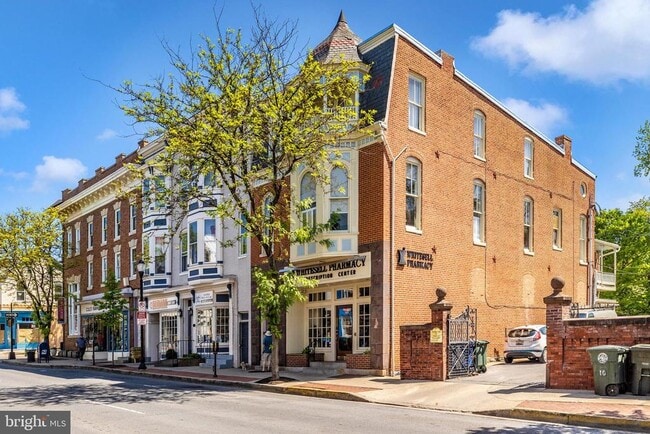 Building Photo - 231 N Market St