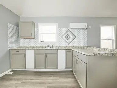 Building Photo - 305 Bass Ave