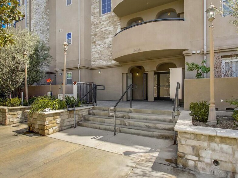 Building Photo - 3636 Jasmine Ave