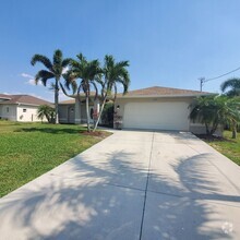 Building Photo - Your Florida Oasis Awaits