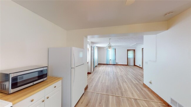 Building Photo - 357 Lowden Point Rd