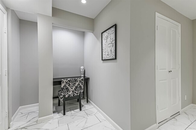 Building Photo - 6853 Chasewood Dr