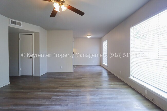 Building Photo - 4318 E 67th St