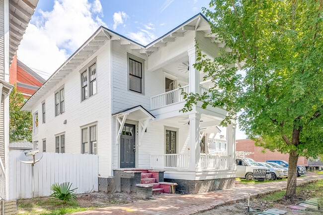 Building Photo - 114 W Anderson St