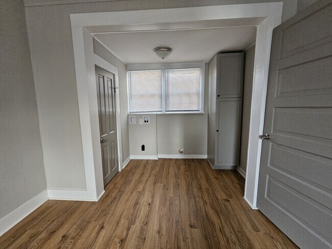 Building Photo - 359 Flat Rock Rd