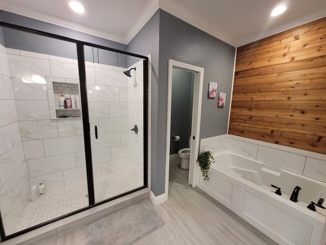 Building Photo - Elegant 4-Bedroom Home with Gourmet Kitchen, Luxurious Primary Suite & Fenced Yard in Hahira!