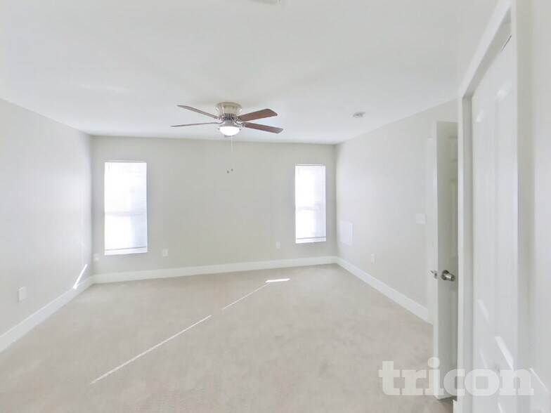 Building Photo - 6623 Freeport Dr