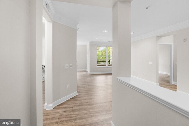 Building Photo - 701 Fallsgrove Dr