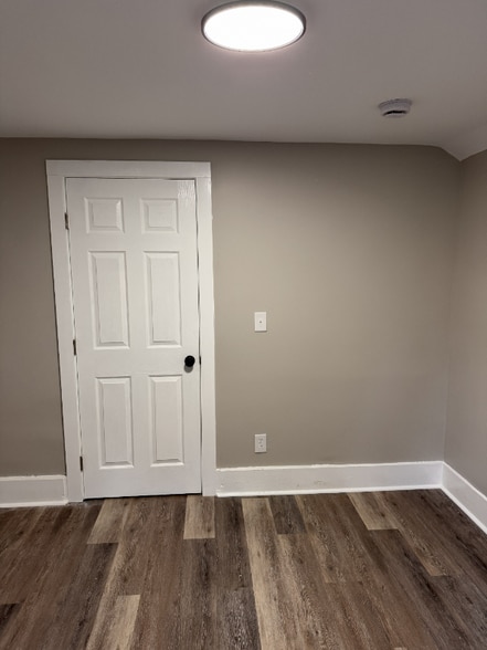 Building Photo - 220 W Brown Ave