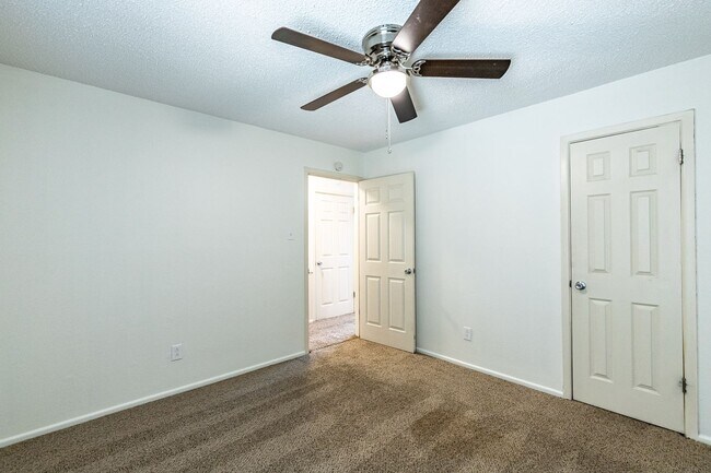Building Photo - 1/2 Off 1st months rent