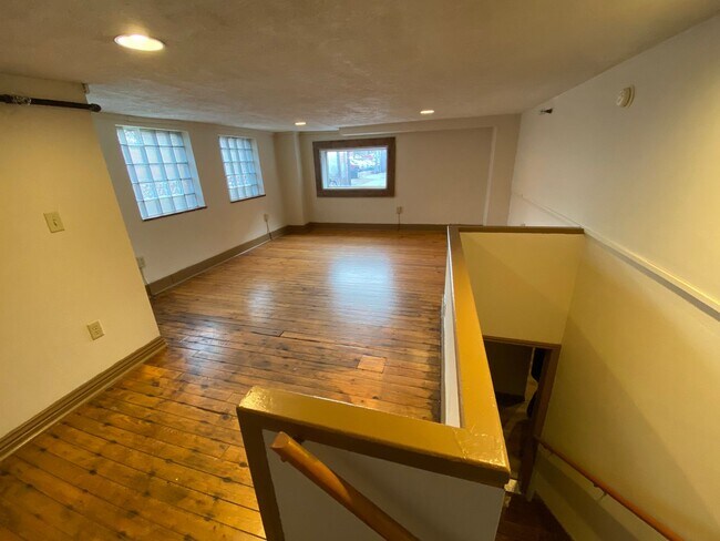 Building Photo - Downtown Lofts 101