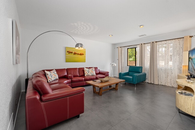 Building Photo - 72596 Beavertail St