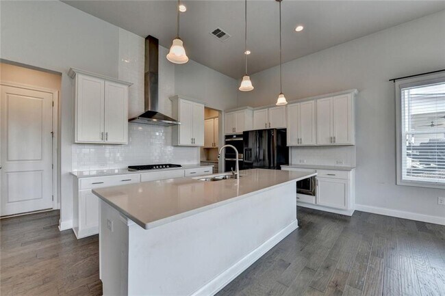 Building Photo - 3695 Andover St