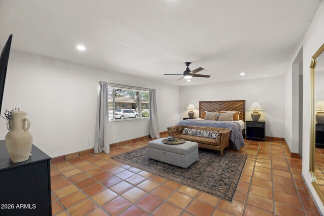 Building Photo - 5449 E Larkspur Dr