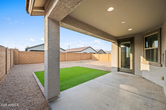 Building Photo - 19568 W Rancho Dr
