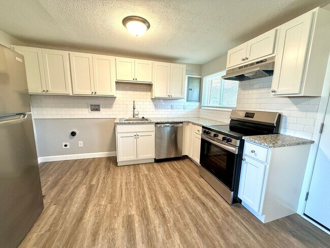 Building Photo - 301 Lesher Dr