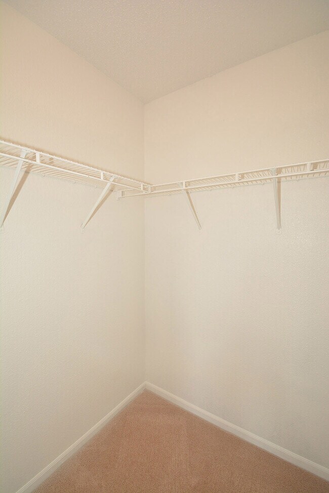 Building Photo - Pike Township 4 bedroom home