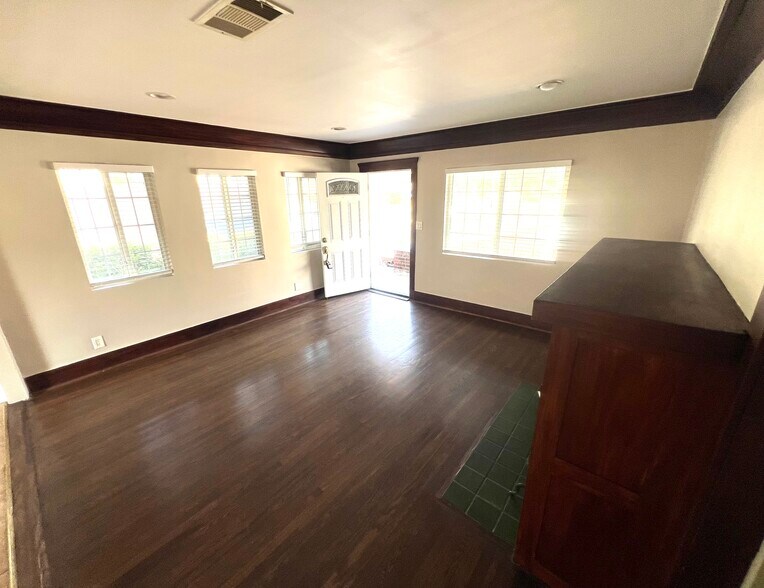 Living room - 2210 Las Flores Dr