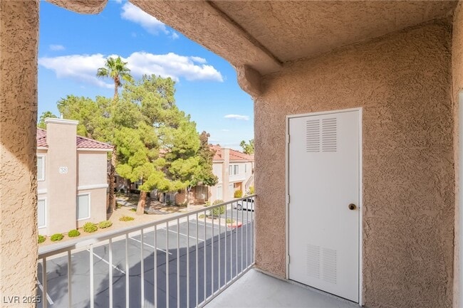 Building Photo - 251 S Green Valley Pkwy