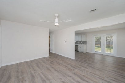 Building Photo - 126 Camellia Pl