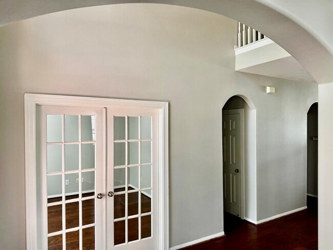 Building Photo - 23514 Desert Gold Dr