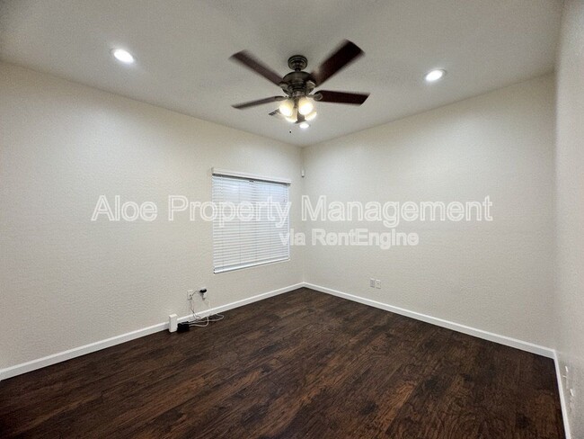 Building Photo - 14141 N 136th Ln