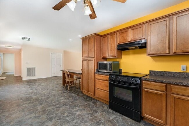 Building Photo - 7189 Tumbleweed Pl