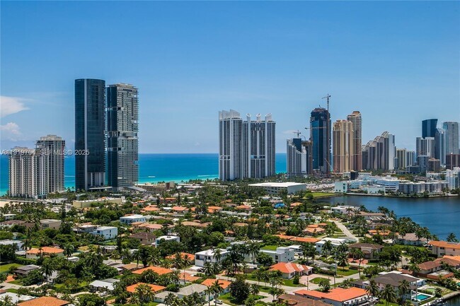 Building Photo - 19195 NE 36th Pl