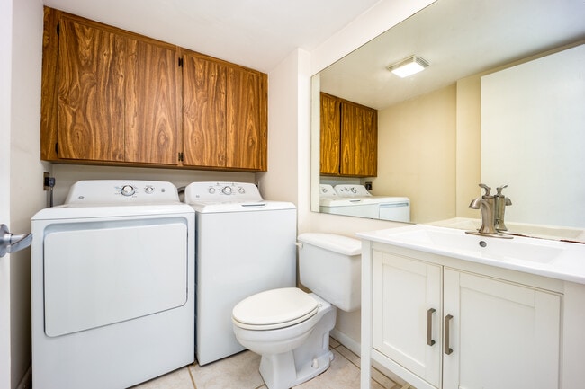 Building Photo - 3681 SW Sunset Trace Cir