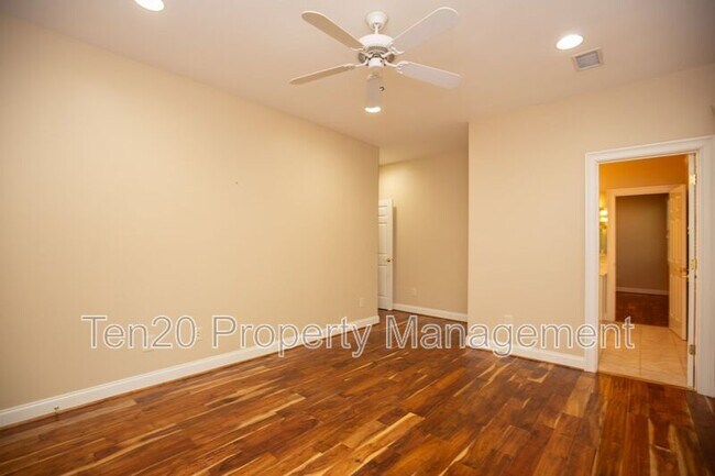 Building Photo - 4701-12 Turnberry Ln