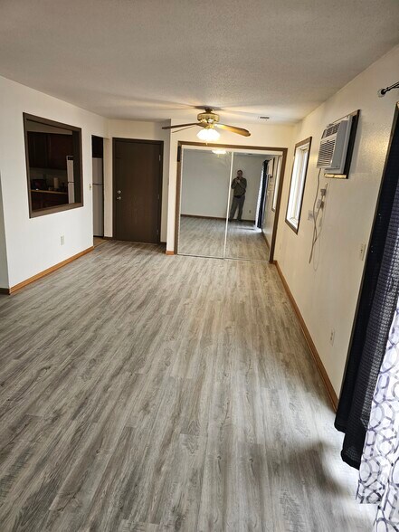 Building Photo - 904 Wescott Sq