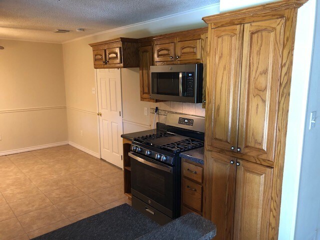 Kitchen - 4116 Gallant Fox Dr