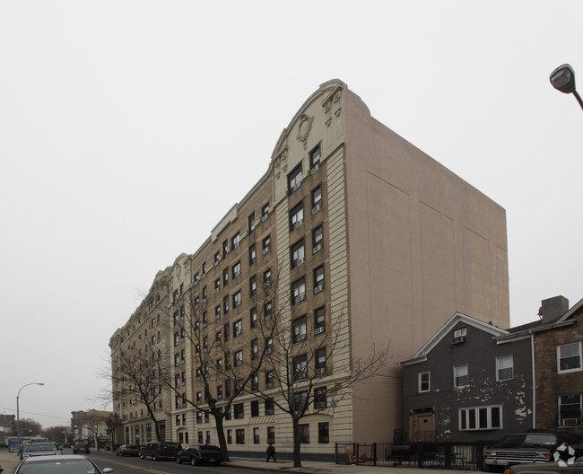 Primary Photo - Norgate Plaza