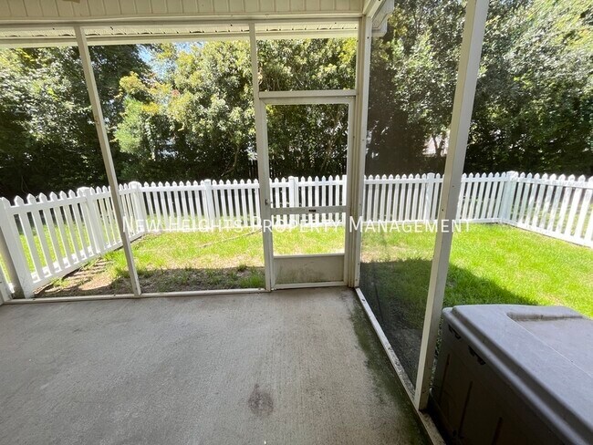 Building Photo - Spacious Townhouse at Grand Oaks Plantation!!