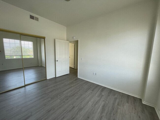 Building Photo - 3bed/3bath Townhouse in San Gabriel - InveServe Corp