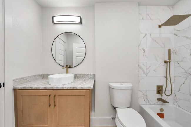 Building Photo - 13406 Shady Ln