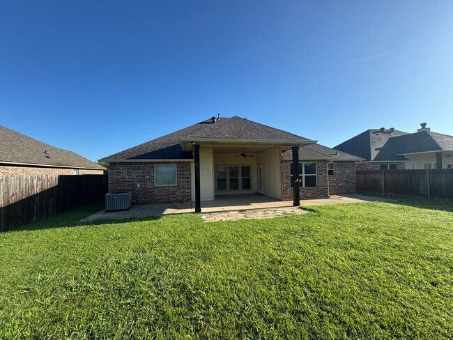 Building Photo - Close to Barksdale Air Force Base...