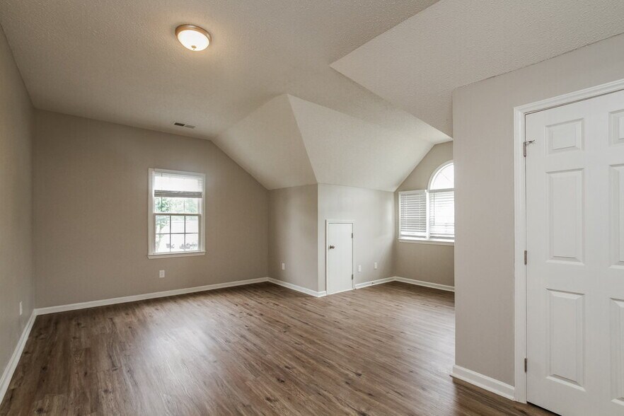 Building Photo - 137 Chere Helen Dr