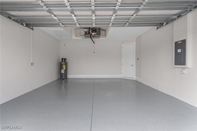 Building Photo - 26221 Sandhill Blvd