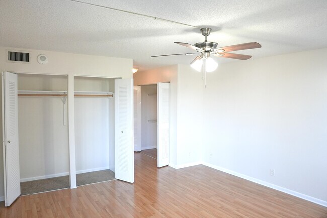 Building Photo - 2112 S Cypress Bend Dr