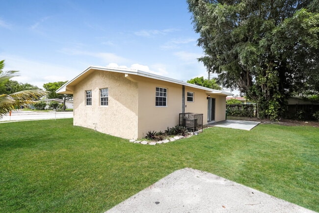 Building Photo - 7311 Miramar Pkwy
