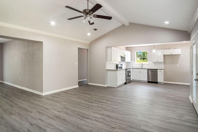 Building Photo - Updated 4 bedroom, 3 bath, single story house on a 20500 sq ft lot in Roman Forest!! Upgrades inc...