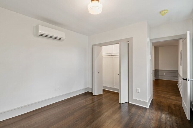 Building Photo - 9 Dana St