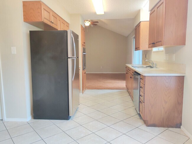 Building Photo - 1914 Seakale Ln