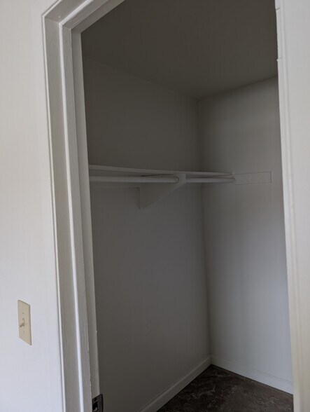 Master bedroom Walk in closet - 4435 Bonnie Brae St