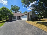 Building Photo - 9 Hepatica Ln