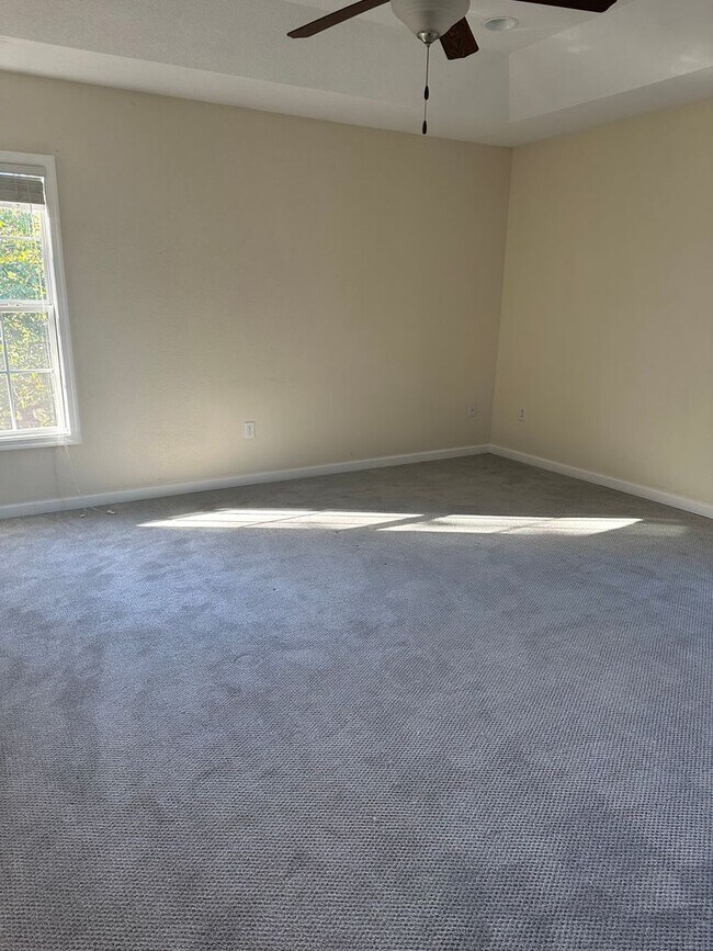 Building Photo - Ingleside